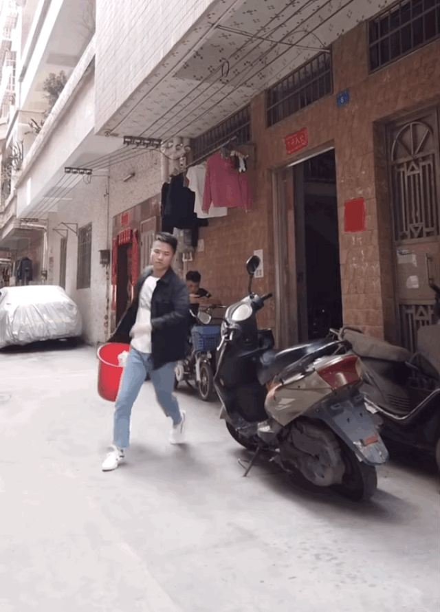跑路微信动态表情包