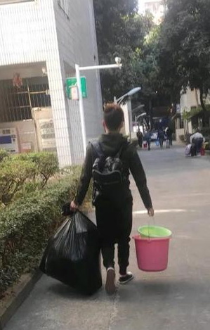 跑路了Emoji搞笑QQ表情